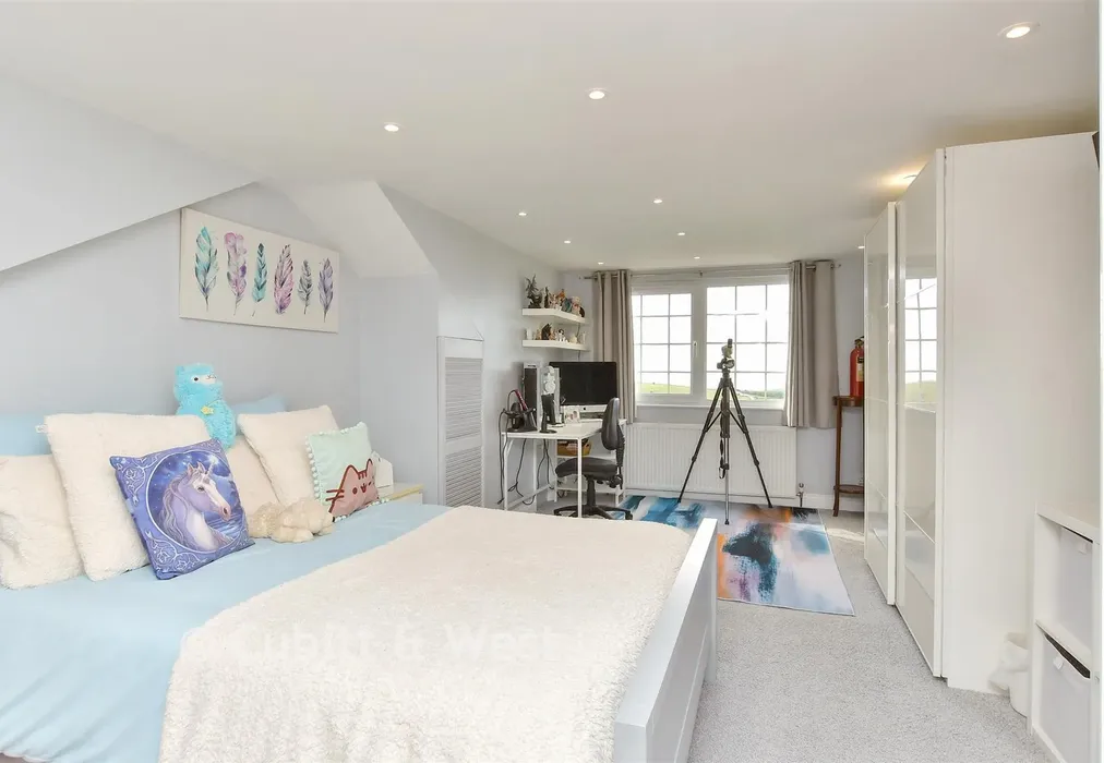 Bedroom 1 - Rosedene Close, Woodingdean, Brighton, East Sussex - Wards of Kent