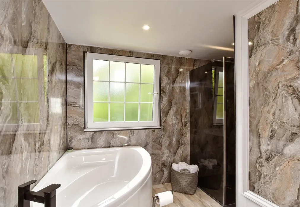 Internal Lifestyle Photograph - Rosedene Close, Woodingdean, Brighton, East Sussex - Wards of Kent