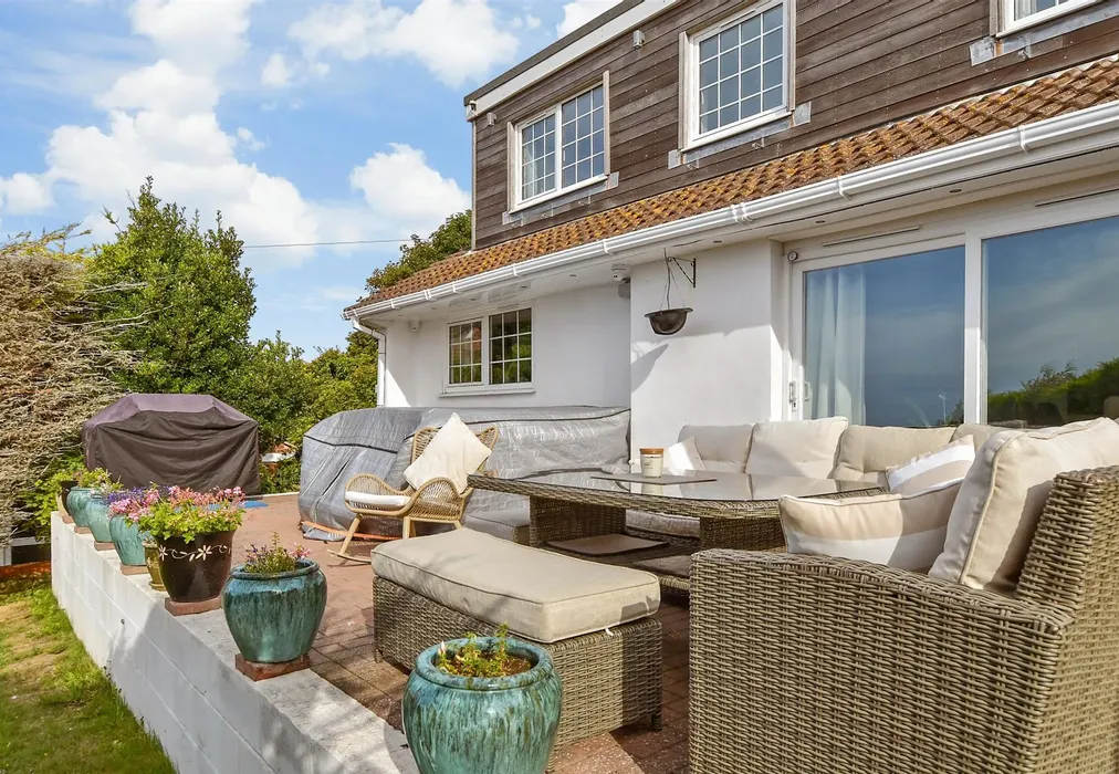 Front Garden - Rosedene Close, Woodingdean, Brighton, East Sussex - Wards of Kent