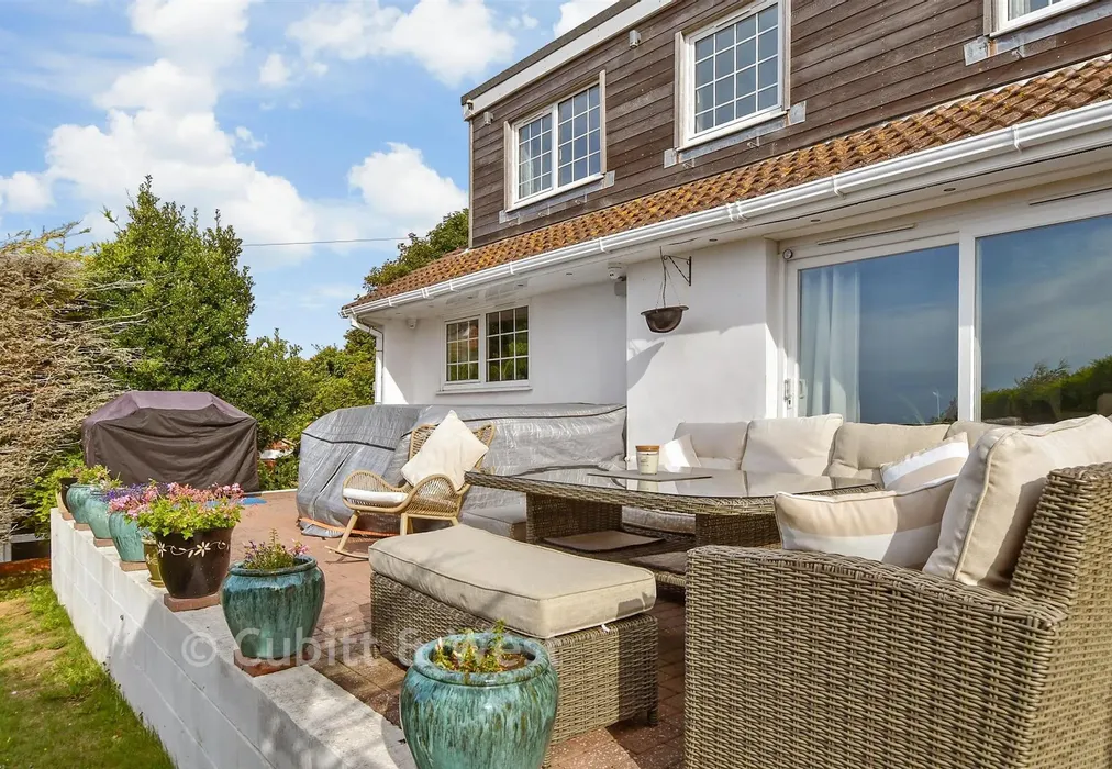 Front Garden - Rosedene Close, Woodingdean, Brighton, East Sussex - Wards of Kent