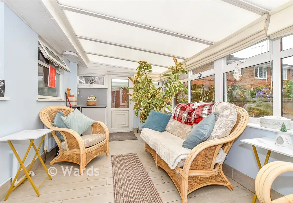 Conservatory - Rushford Close, Headcorn, Kent - Wards of Kent