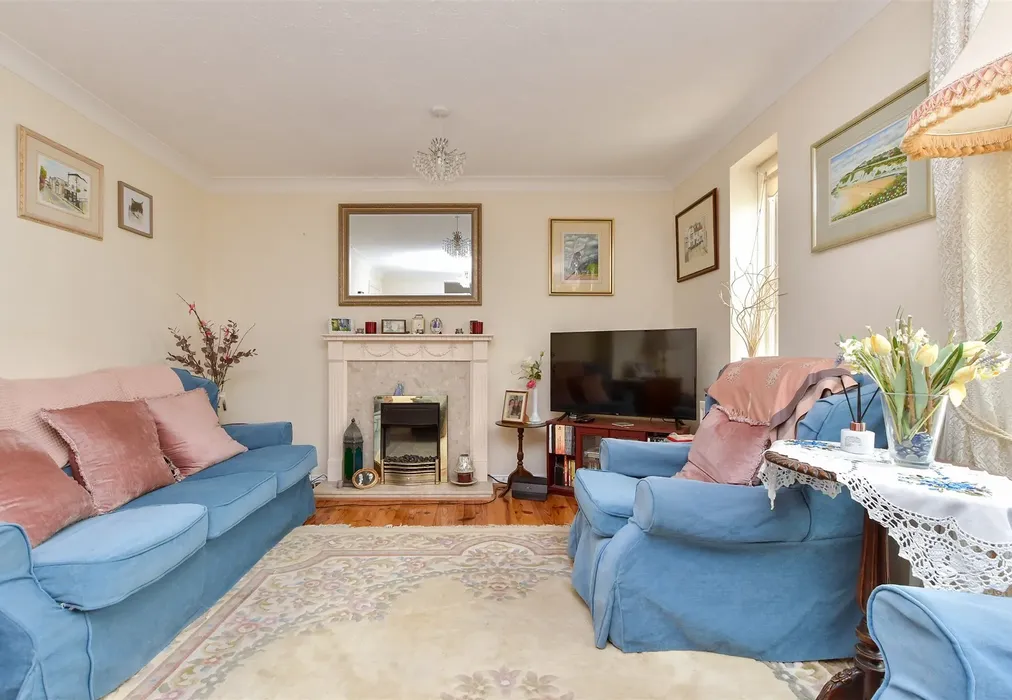 Lounge - Whytecliffs, Broadstairs, Kent - Wards of Kent
