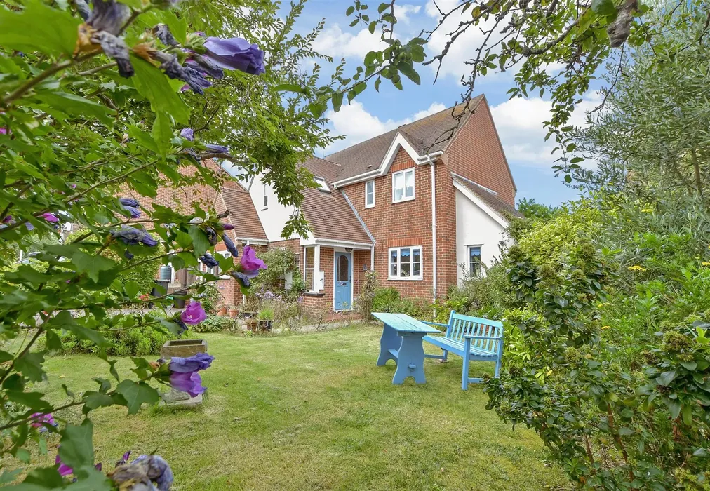 External Lifestyle Photograph - Whytecliffs, Broadstairs, Kent - Wards of Kent