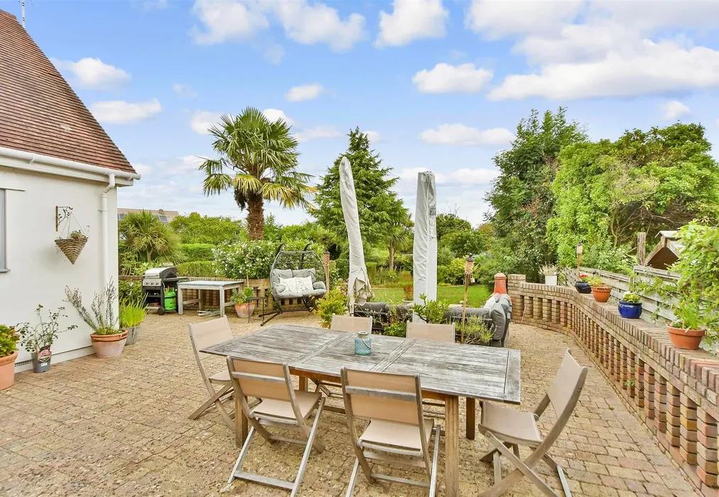 Rear Garden - Broadview Avenue, Rainham, Gillingham, Kent - Wards of Kent