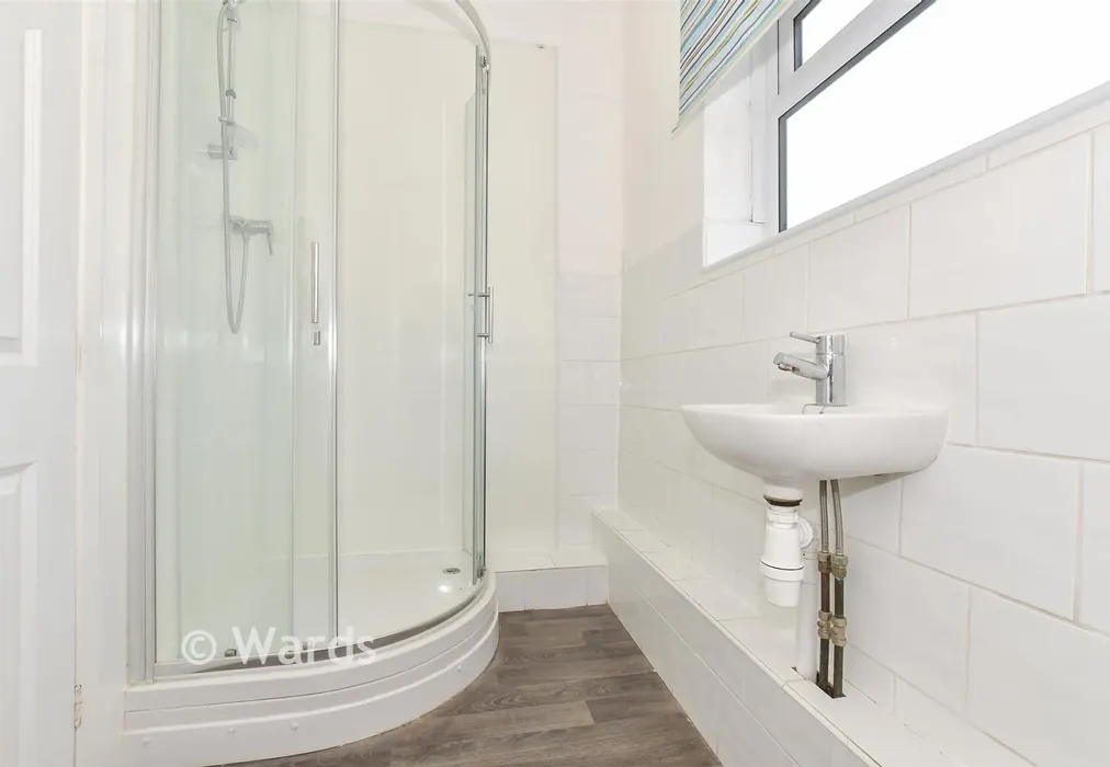 Shower Room - Tankerton Road, Whitstable, Kent - Wards of Kent