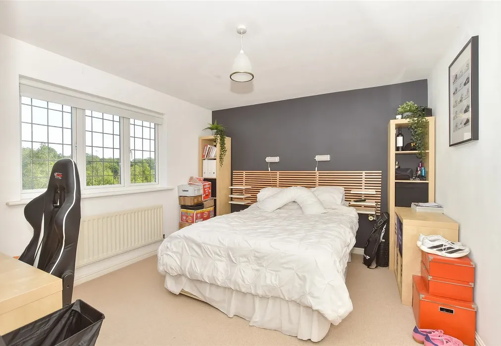 Bedroom 3 - Great Lime Kilns, Southwater, Horsham, West Sussex - Wards of Kent