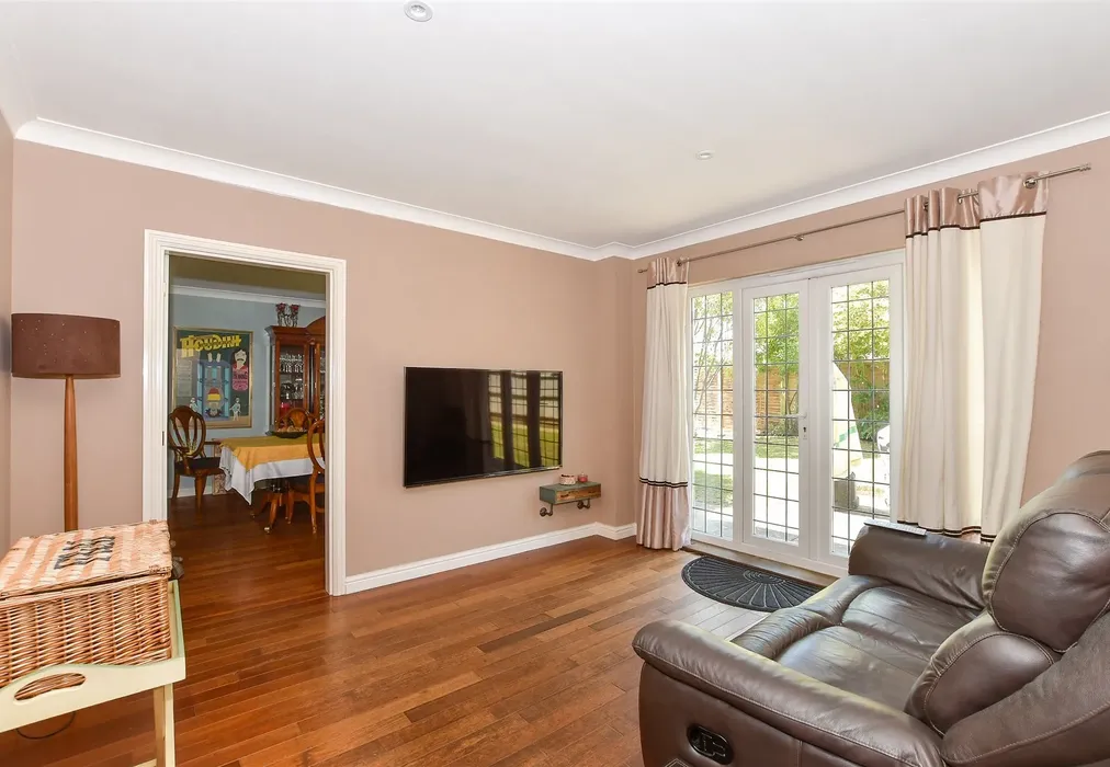 Family Area - Great Lime Kilns, Southwater, Horsham, West Sussex - Wards of Kent