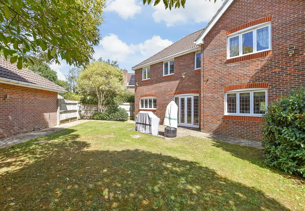 Rear Garden - Great Lime Kilns, Southwater, Horsham, West Sussex - Wards of Kent