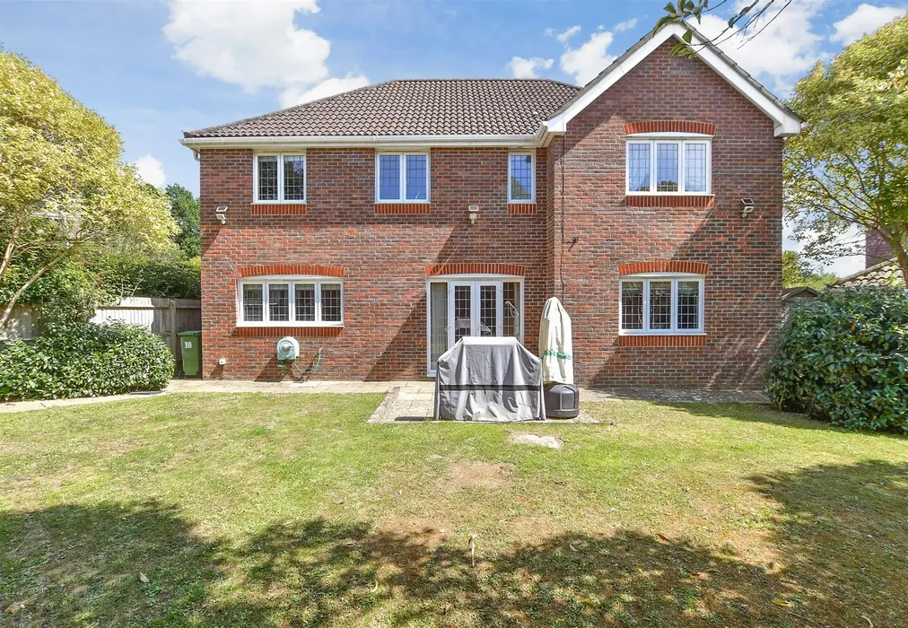 Rear Garden - Great Lime Kilns, Southwater, Horsham, West Sussex - Wards of Kent