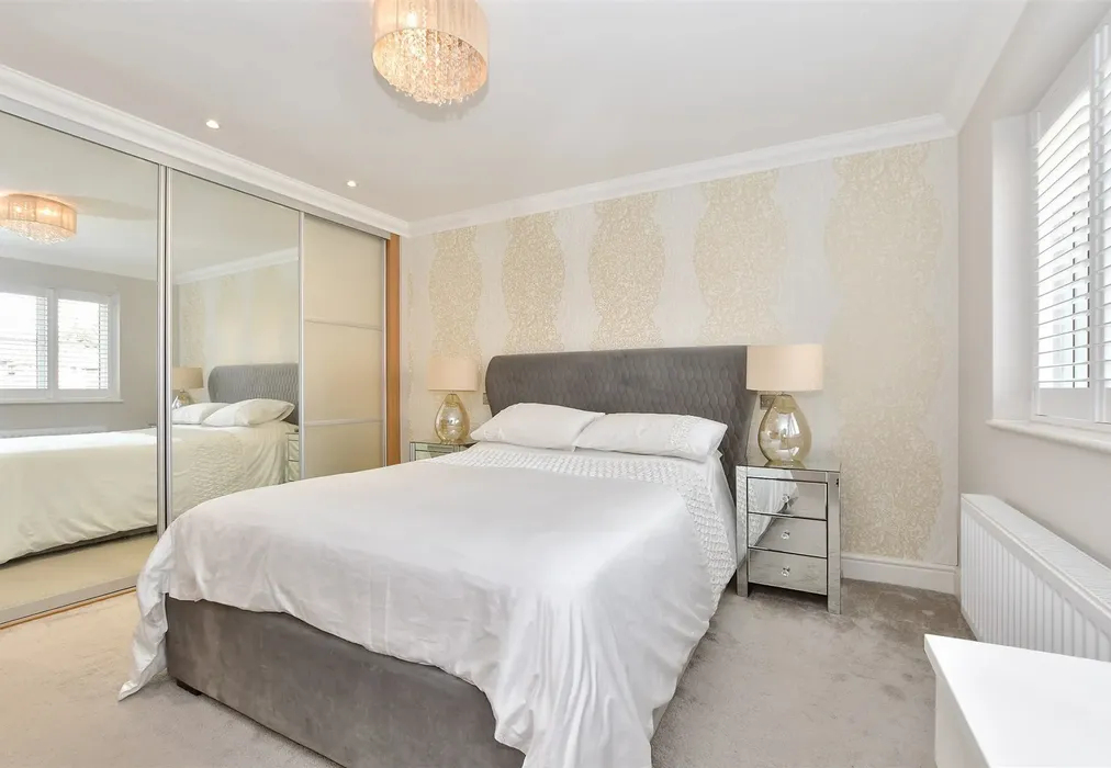 Bedroom 1 - Valdene Close, Sutton Valence, Maidstone, Kent - Wards of Kent