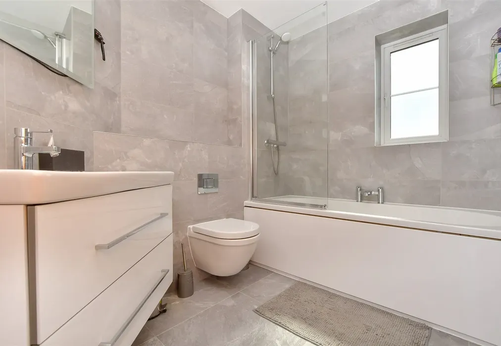 Bathroom - Valdene Close, Sutton Valence, Maidstone, Kent - Wards of Kent