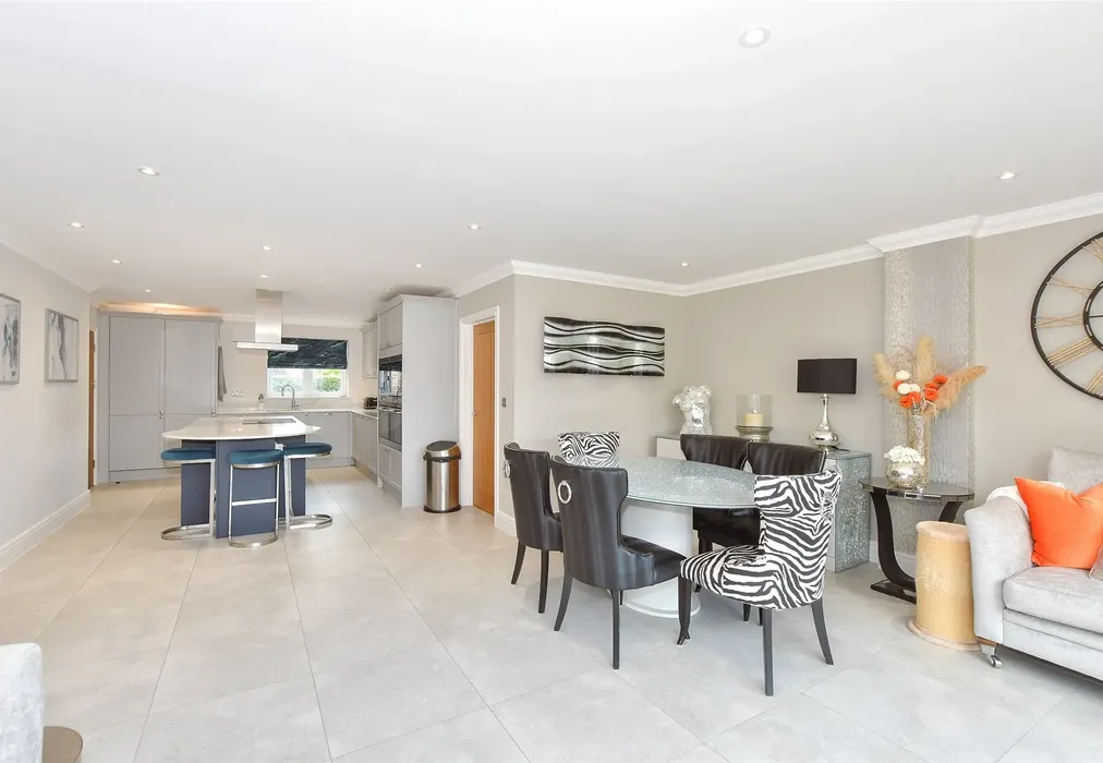 Kitchen/Diner - Valdene Close, Sutton Valence, Maidstone, Kent - Wards of Kent
