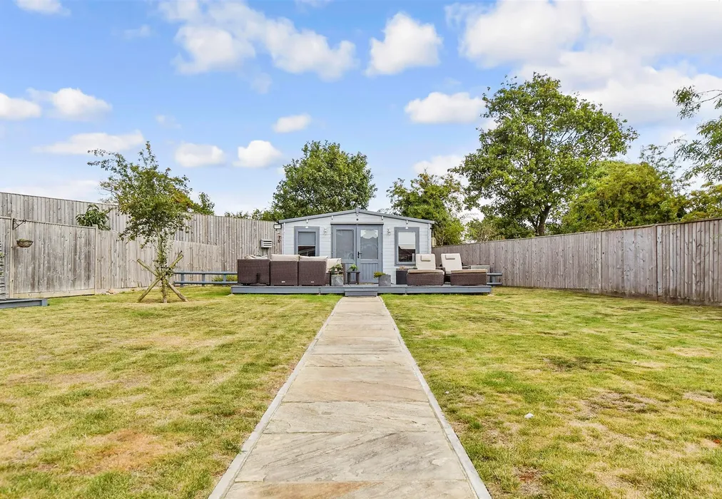 Rear Garden - Valdene Close, Sutton Valence, Maidstone, Kent - Wards of Kent