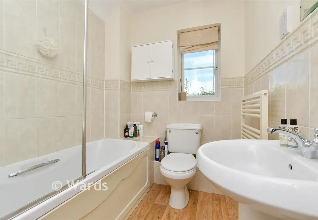 Bathroom - Maple Close, Broadstairs, Kent - Wards of Kent