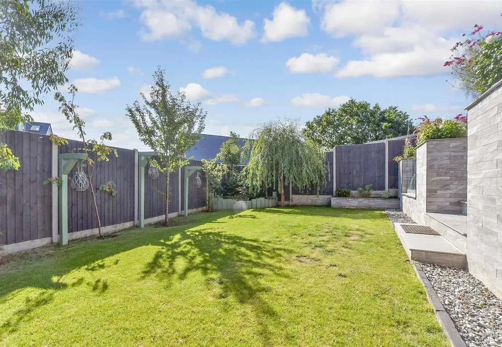 Rear Garden - Juniper Court, Headcorn, Kent - Wards of Kent