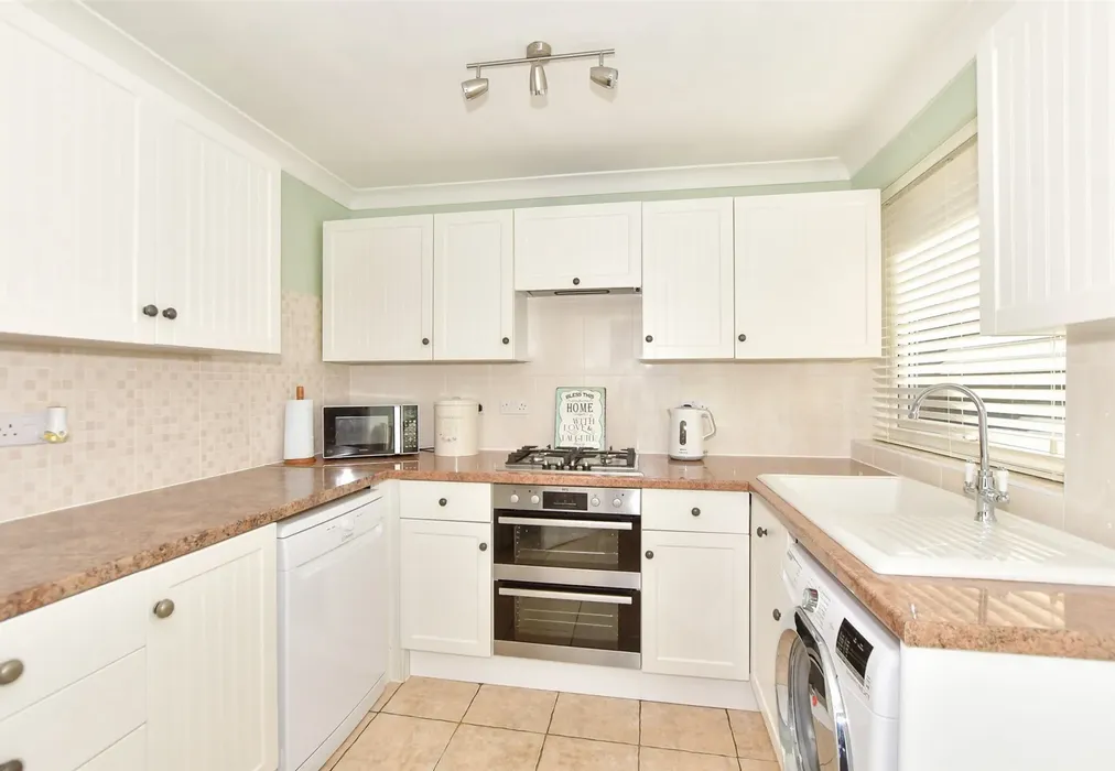 Kitchen - Capel-Le-Ferne, Folkestone, Kent - Wards of Kent