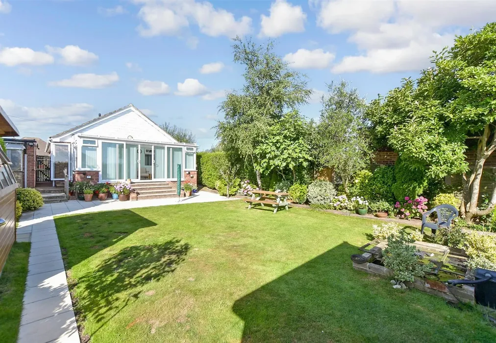 Rear Garden - Capel-Le-Ferne, Folkestone, Kent - Wards of Kent