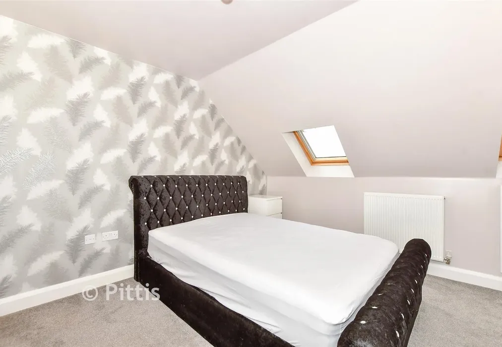 Bedroom 3 - Old School Close, Freshwater, Isle of Wight - Wards of Kent