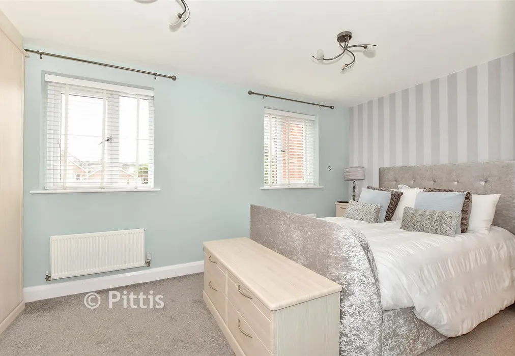 Bedroom 1 - Old School Close, Freshwater, Isle of Wight - Wards of Kent