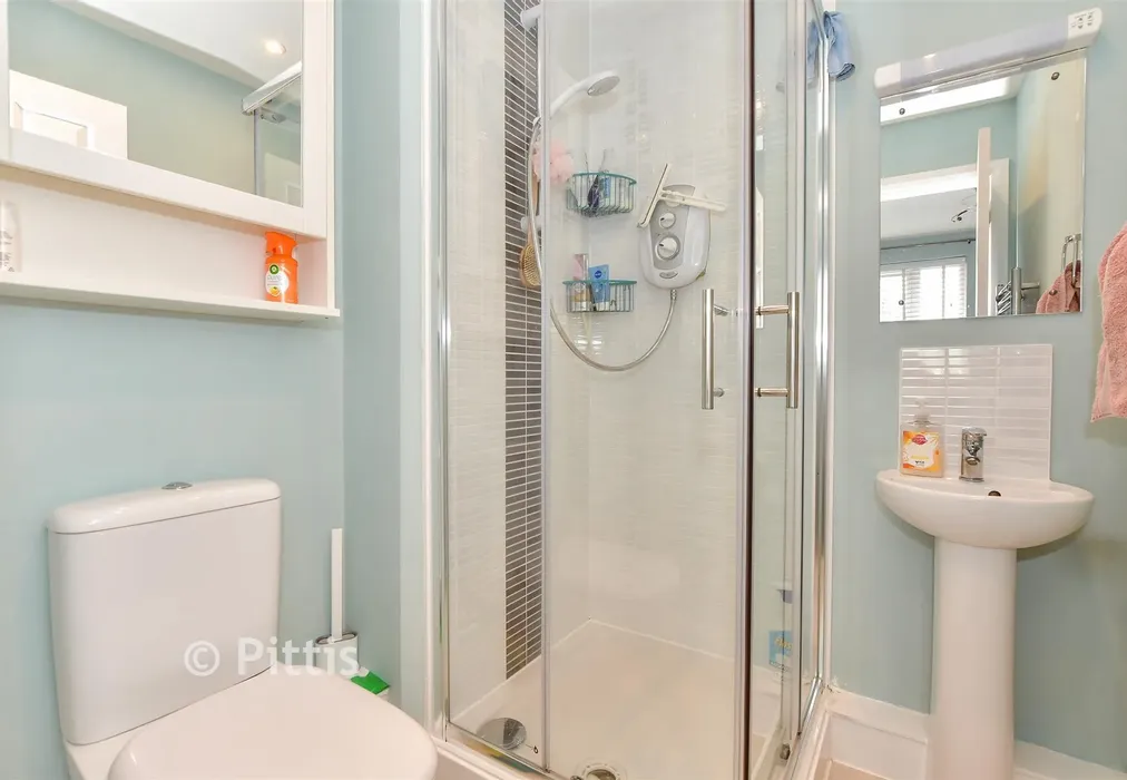En-Suite Shower Room - Old School Close, Freshwater, Isle of Wight - Wards of Kent