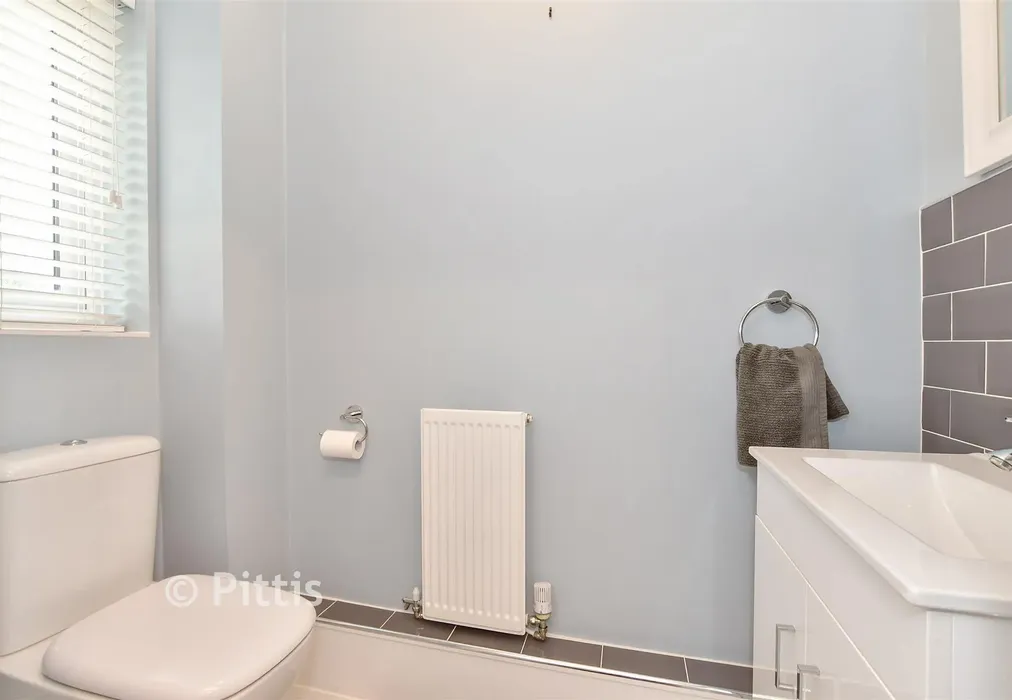 Internal Lifestyle Photograph - Old School Close, Freshwater, Isle of Wight - Wards of Kent