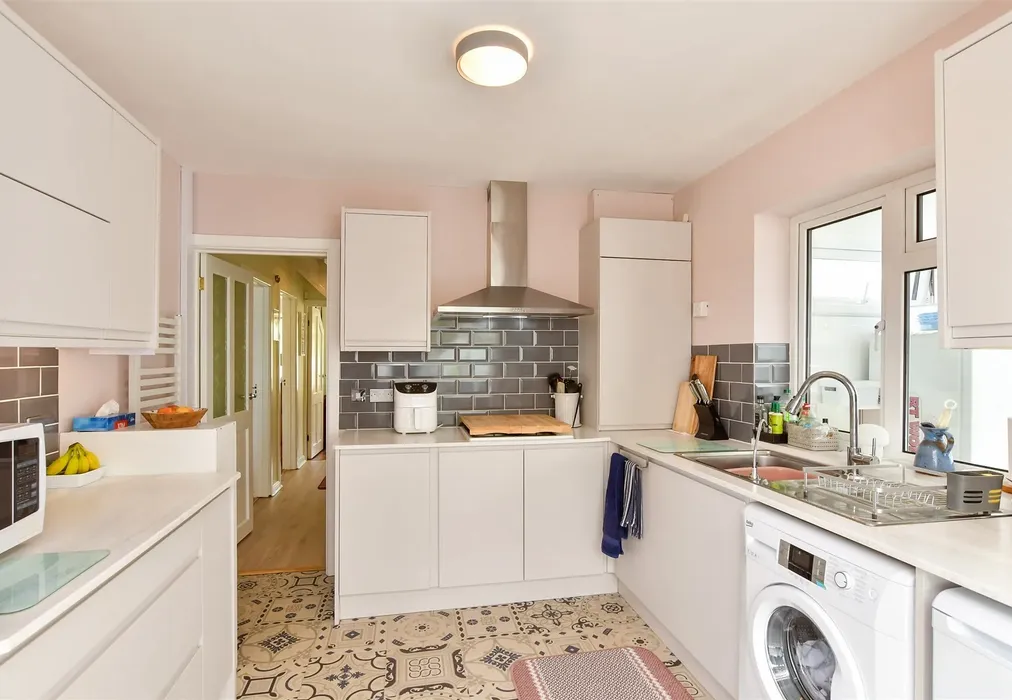 Kitchen - Rustington Road, Hollingbury, Brighton, East Sussex - Wards of Kent