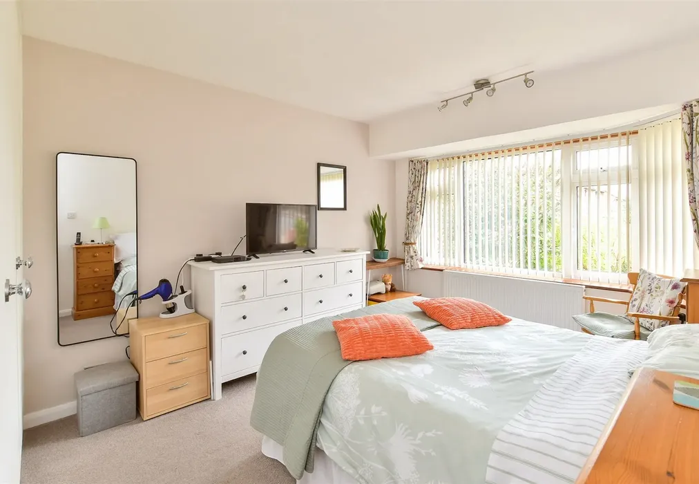 Bedroom 1 - Rustington Road, Hollingbury, Brighton, East Sussex - Wards of Kent