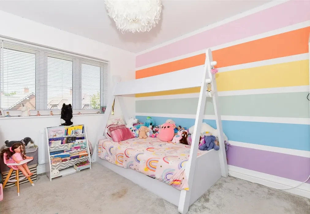 Bedroom 2 - Gravel Pit Lane, Marden, Tonbridge, Kent - Wards of Kent