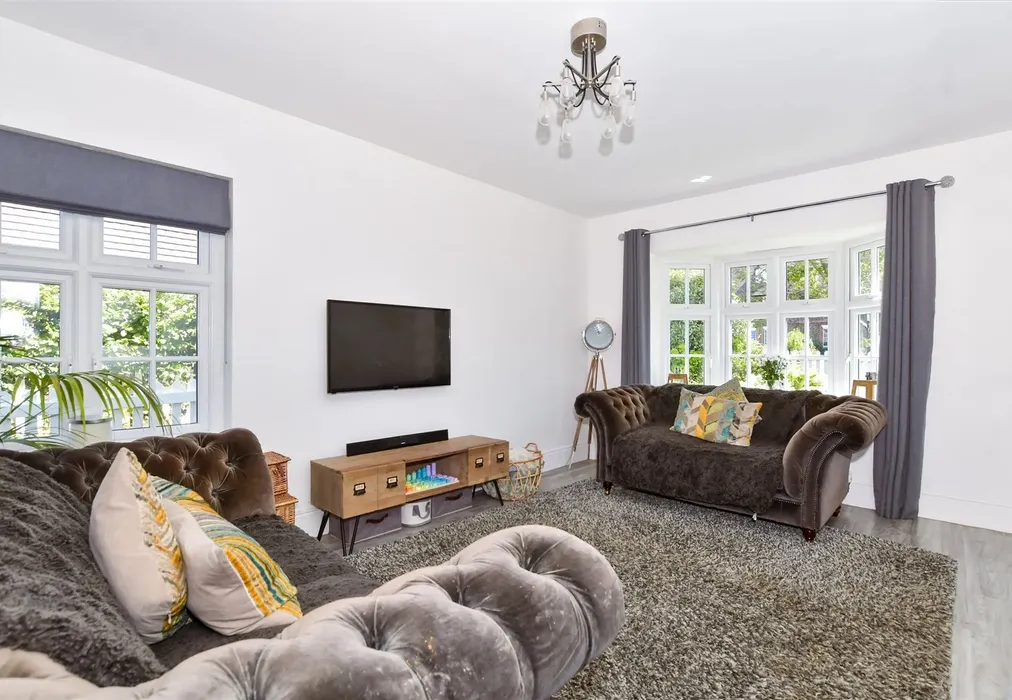 Lounge - Gravel Pit Lane, Marden, Tonbridge, Kent - Wards of Kent