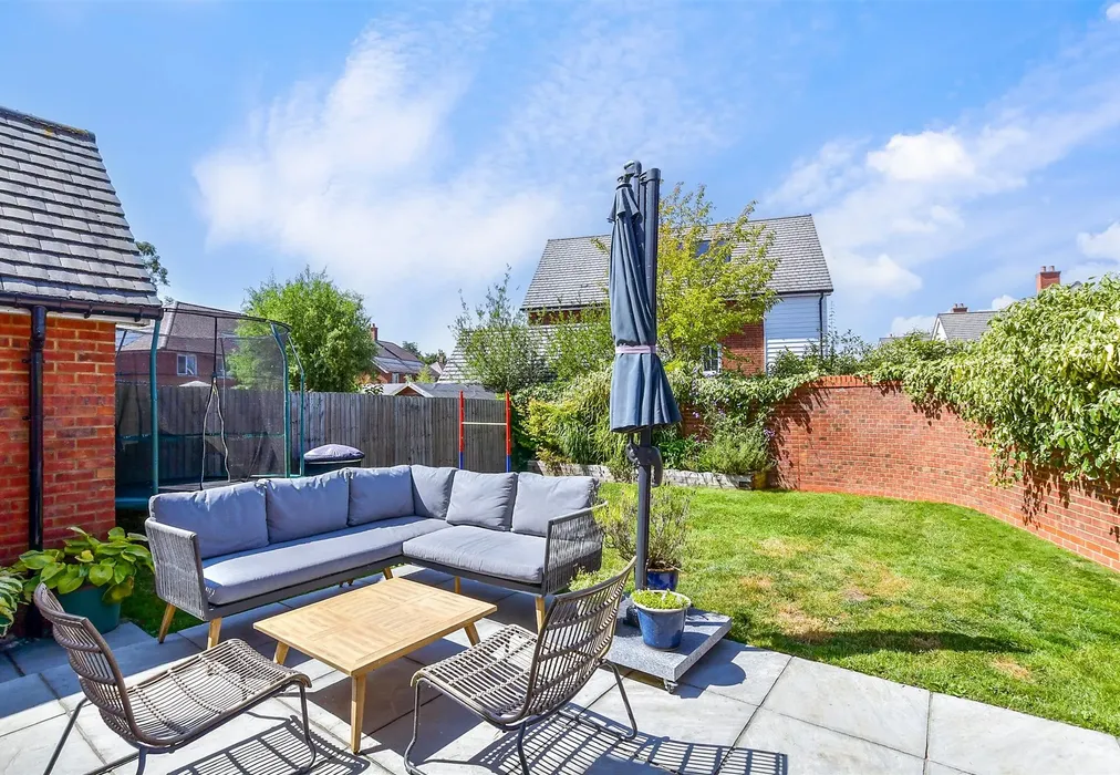Rear Garden - Gravel Pit Lane, Marden, Tonbridge, Kent - Wards of Kent