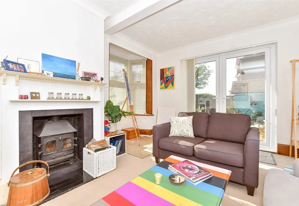 Internal Lifestyle Photograph - Irvine Road, Littlehampton, West Sussex - Wards of Kent
