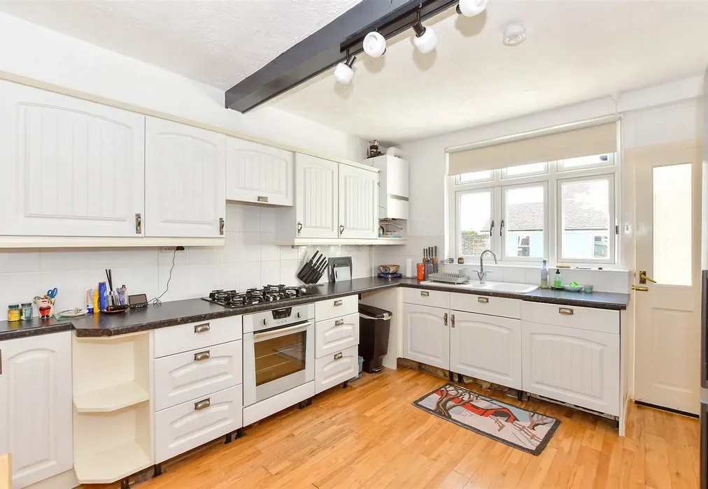 Kitchen - Irvine Road, Littlehampton, West Sussex - Wards of Kent
