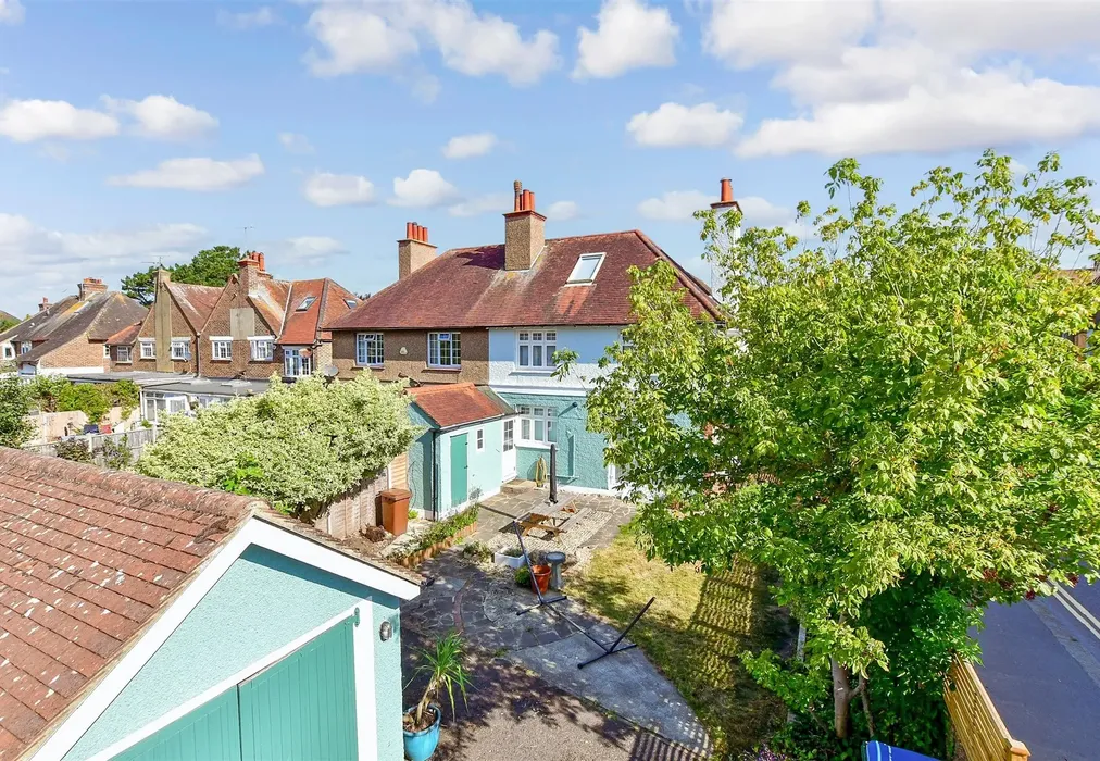 Rear Garden - Irvine Road, Littlehampton, West Sussex - Wards of Kent