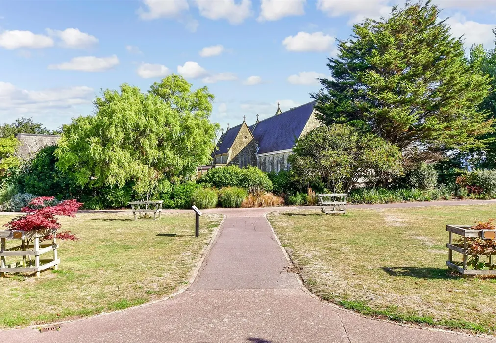 Surrounding Area - Irvine Road, Littlehampton, West Sussex - Wards of Kent