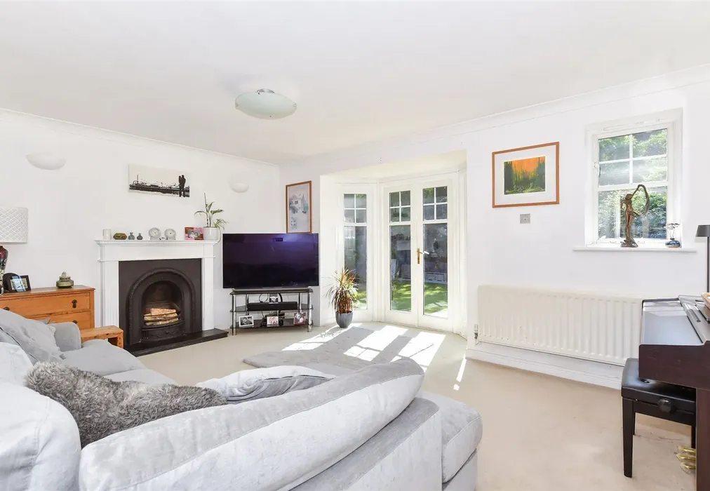 Lounge - Peregrine Road, Kings Hill, West Malling, Kent - Wards of Kent