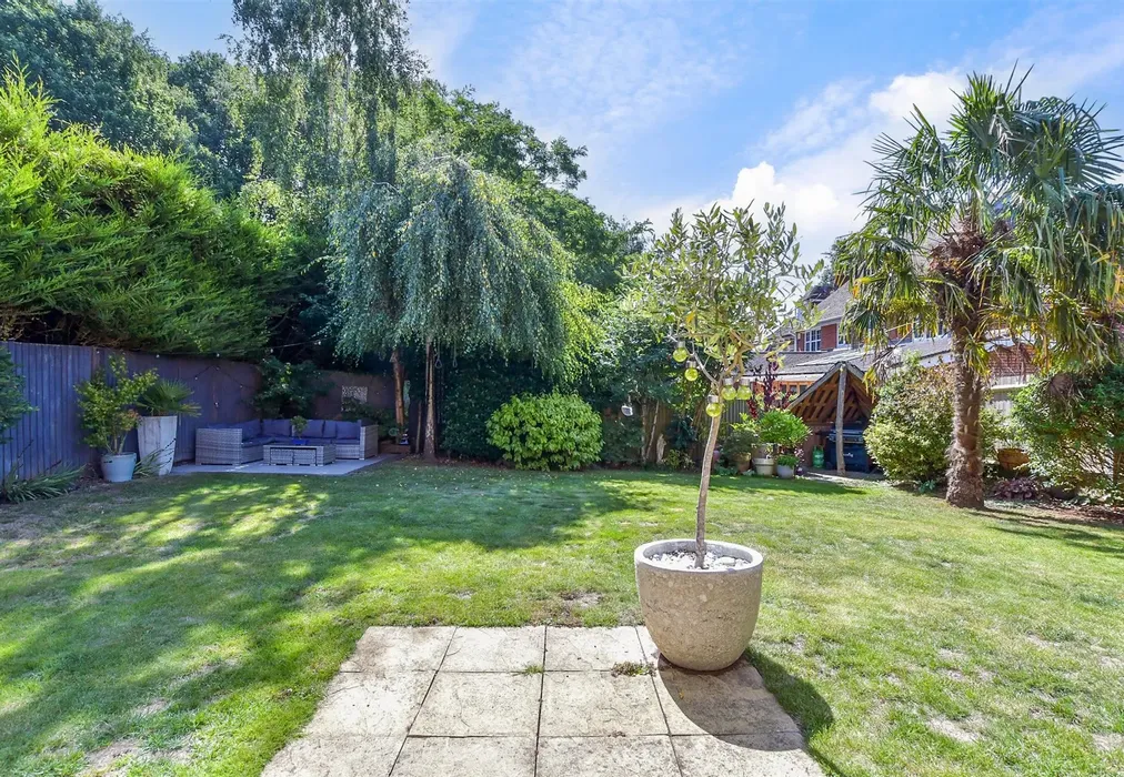 Rear Garden - Peregrine Road, Kings Hill, West Malling, Kent - Wards of Kent