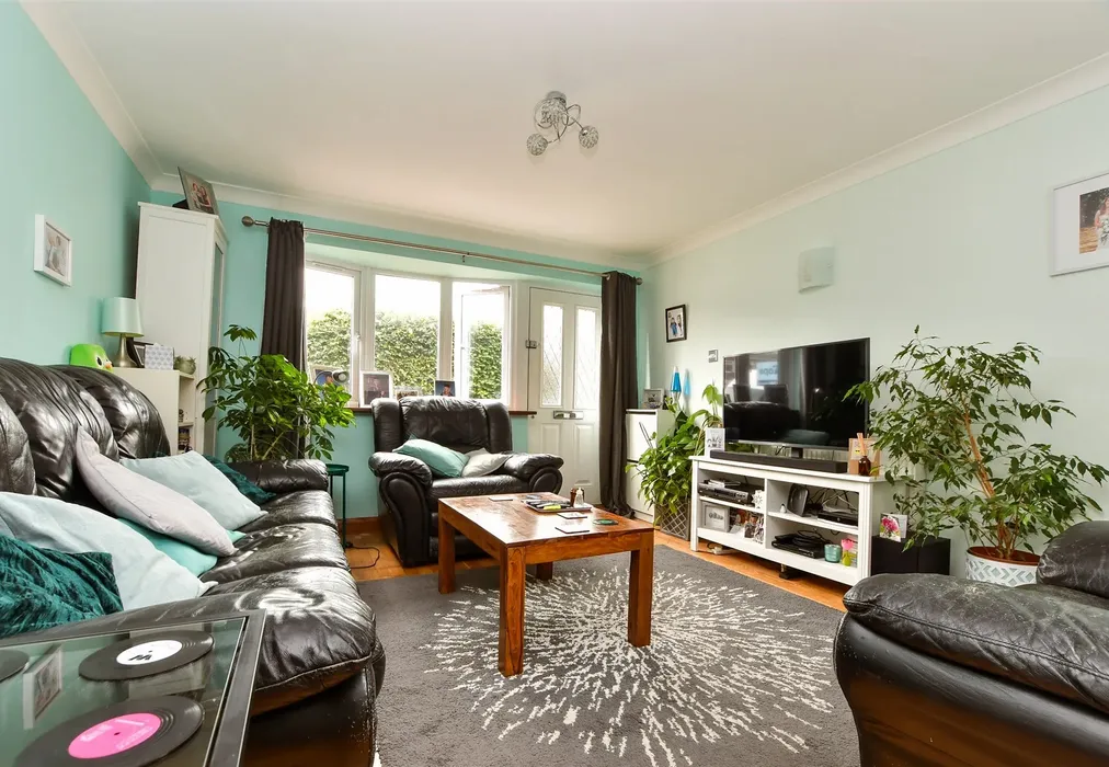 Lounge - Bentsbrook Road, North Holmwood, Dorking, Surrey - Wards of Kent