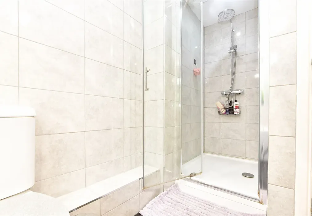 Bathroom - Bentsbrook Road, North Holmwood, Dorking, Surrey - Wards of Kent