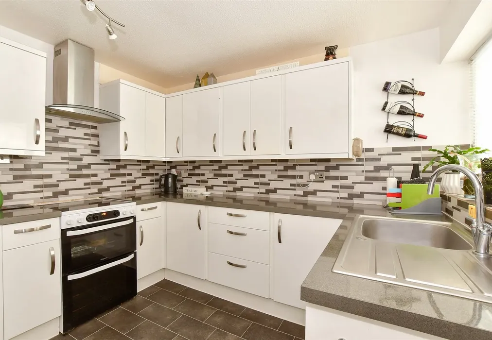 Kitchen - Forest Way, Winford, Sandown, Isle of Wight - Wards of Kent