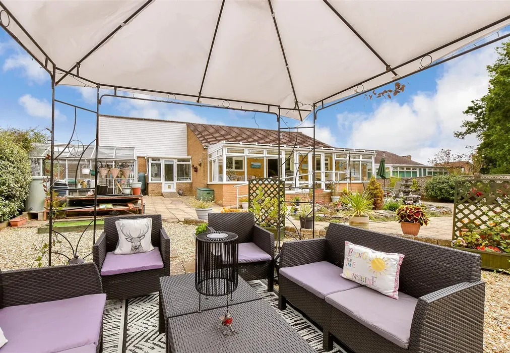 External Lifestyle Photograph - Forest Way, Winford, Sandown, Isle of Wight - Wards of Kent