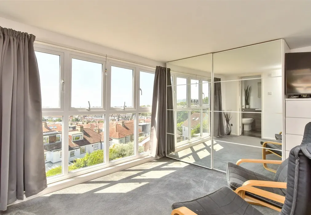 Bedroom 1 - Brentwood Road, Brighton, East Sussex - Wards of Kent