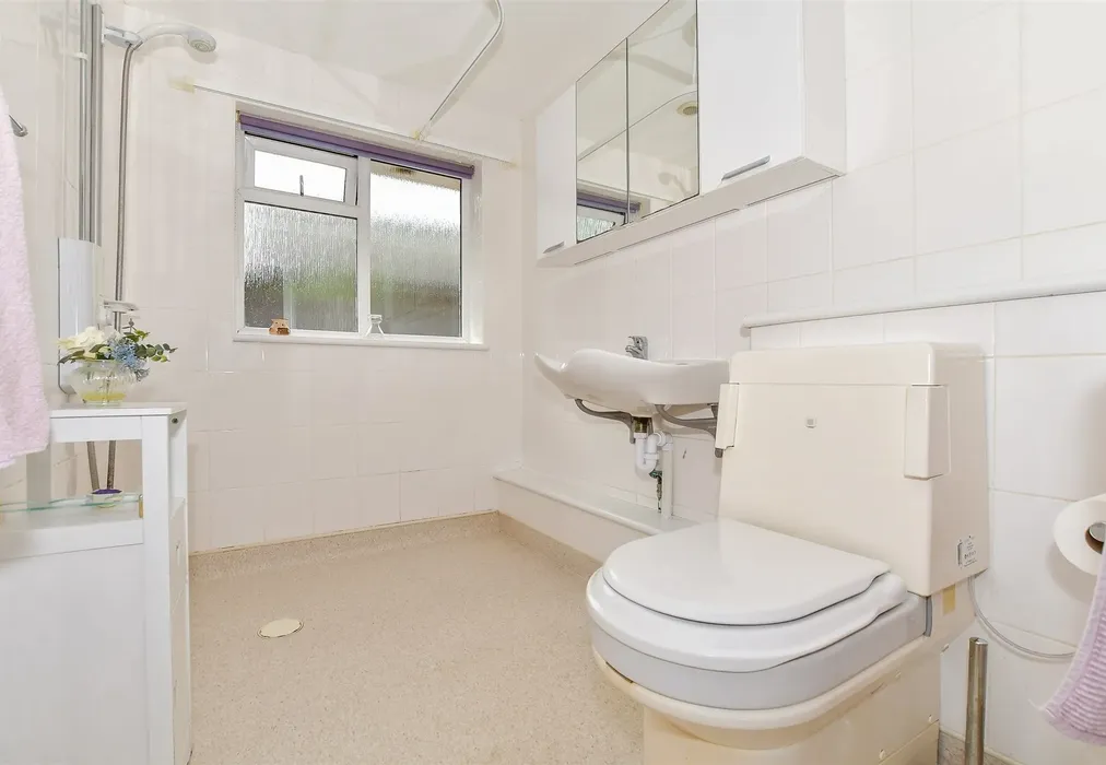 Wet Room - Woodland Way, Dymchurch, Romney Marsh, Kent - Wards of Kent