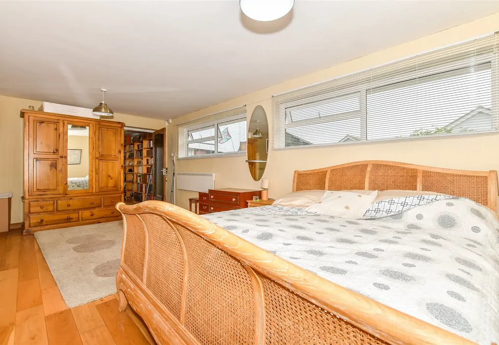 Bedroom 1 - Woodland Way, Dymchurch, Romney Marsh, Kent - Wards of Kent