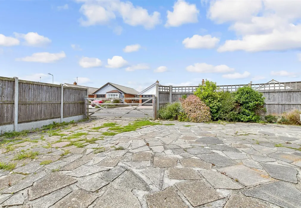Driveway/Parking - Woodland Way, Dymchurch, Romney Marsh, Kent - Wards of Kent