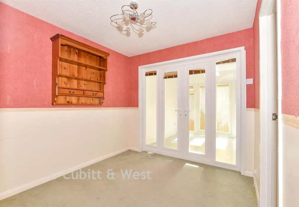 Dining Room - Bluebell Close, Horsham, West Sussex - Wards of Kent