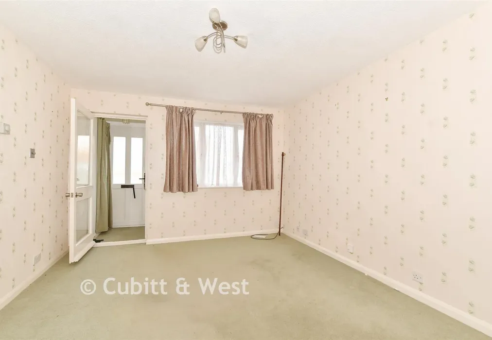 Lounge - Bluebell Close, Horsham, West Sussex - Wards of Kent