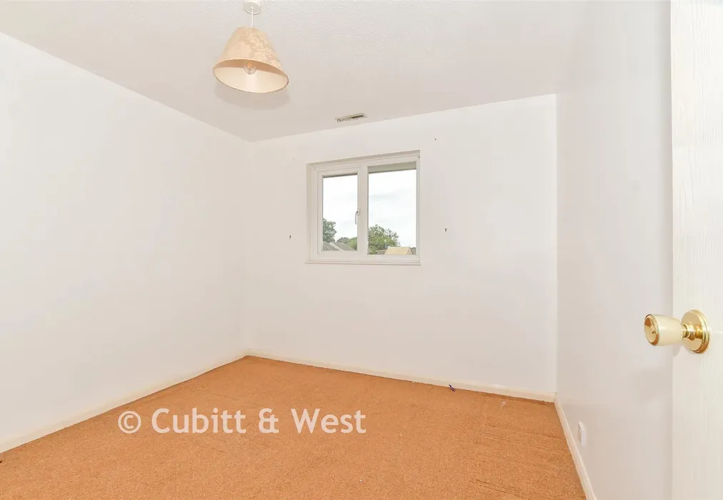 Bedroom 2 - Bluebell Close, Horsham, West Sussex - Wards of Kent