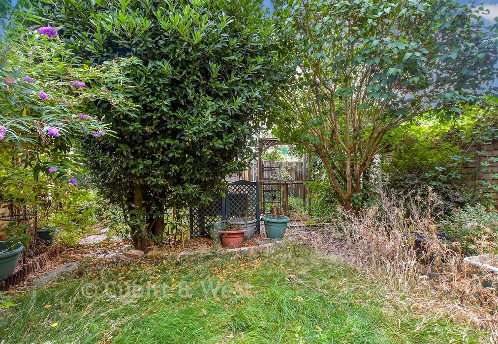 Rear Garden - Bluebell Close, Horsham, West Sussex - Wards of Kent