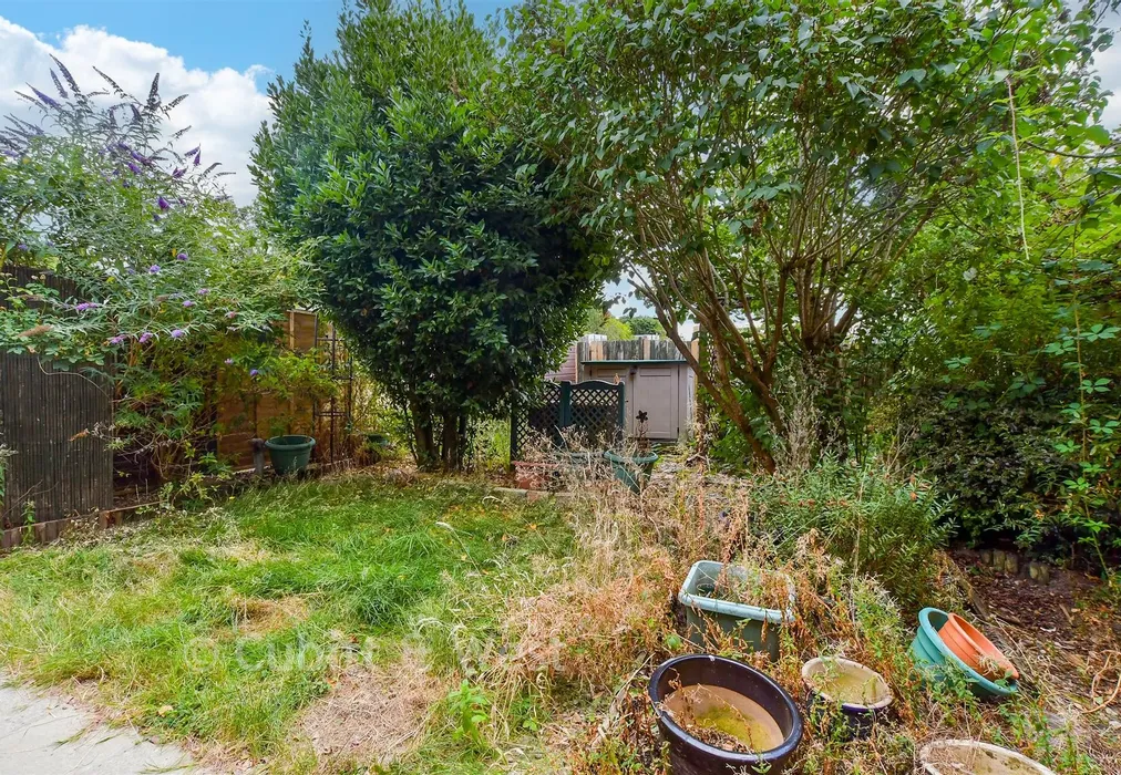 Rear Garden - Bluebell Close, Horsham, West Sussex - Wards of Kent