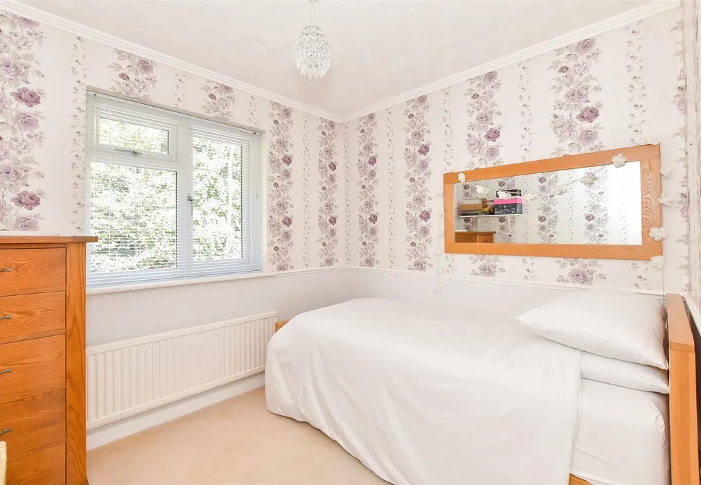 Bedroom 3 - Swallow Close, Havant, Hampshire - Wards of Kent